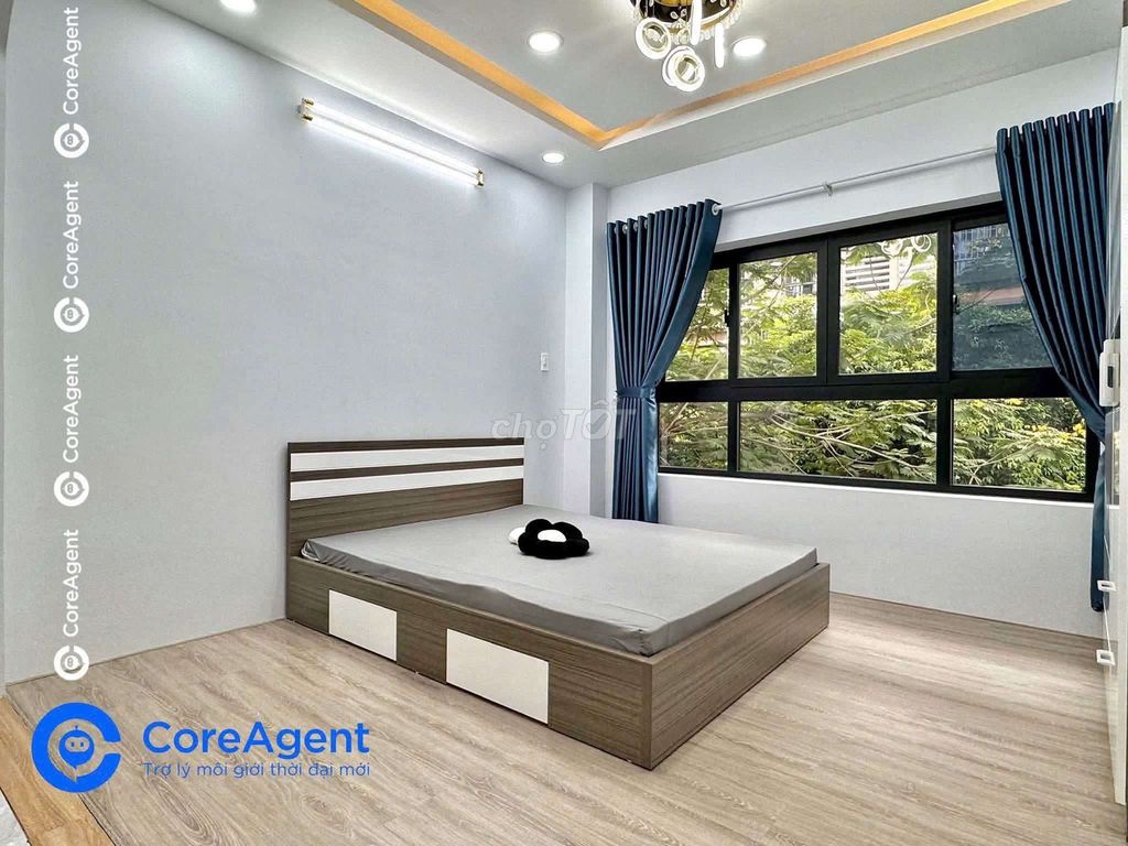 build wide window _ fully equipped interior close to signing