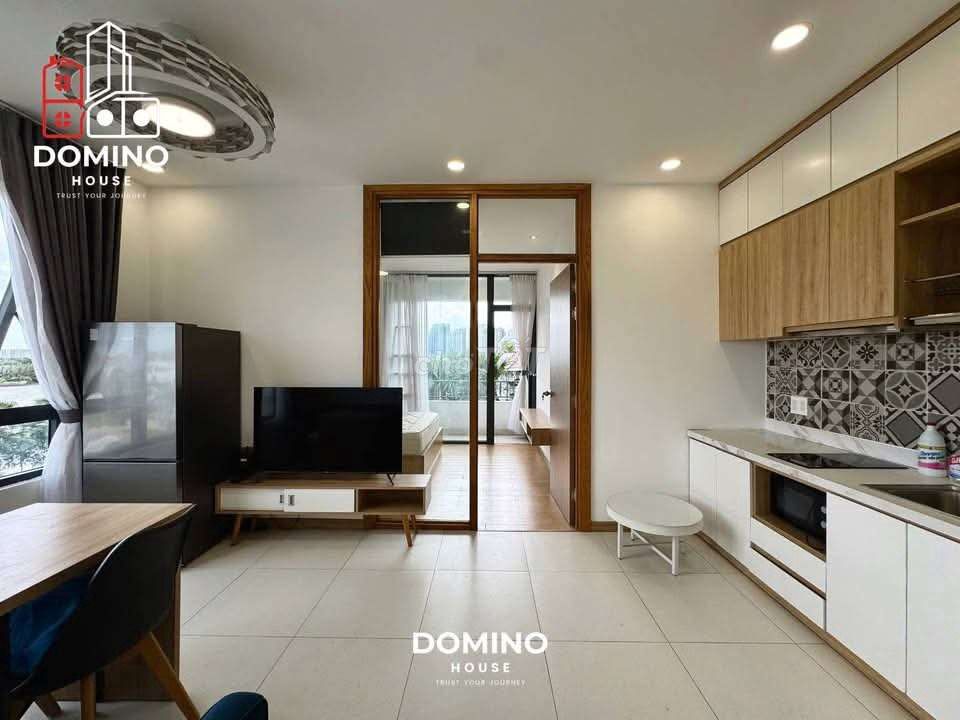 2th-end room service near the democratic site