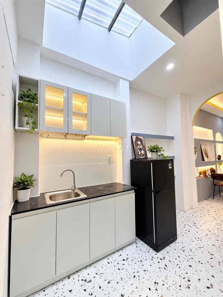 Two Tân Bình Bedrooms Near the Ten Million5 Airport