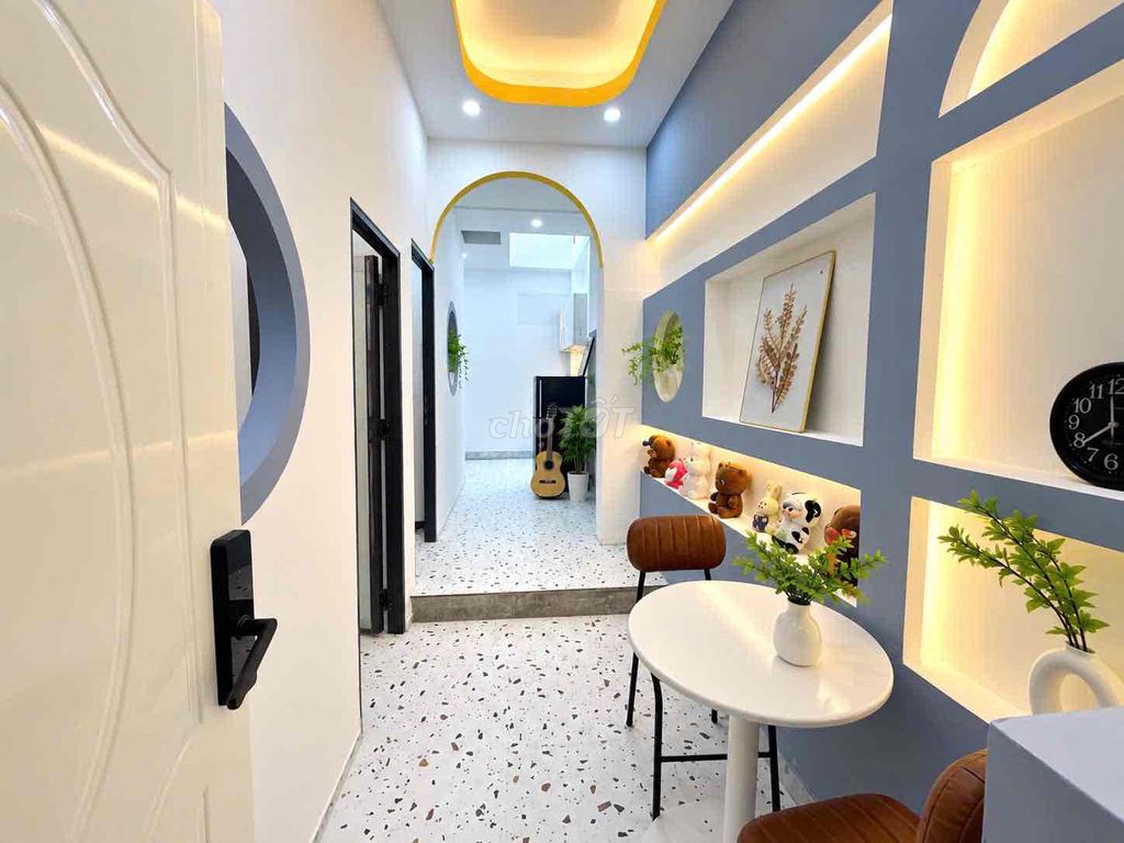Two Tân Bình Bedrooms Near the Ten Million5 Airport