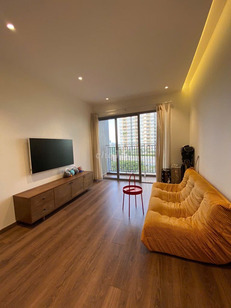 I need to rent a two-room apartment, two-foot bathrooms, 85 feet Celesta Rise for 17 million 500.