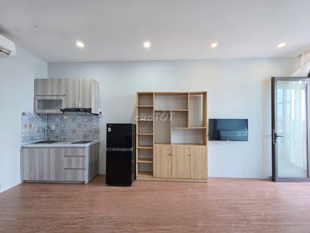 House 1 balcony bedroom, room wide, empty washing machine in the middle of District 7