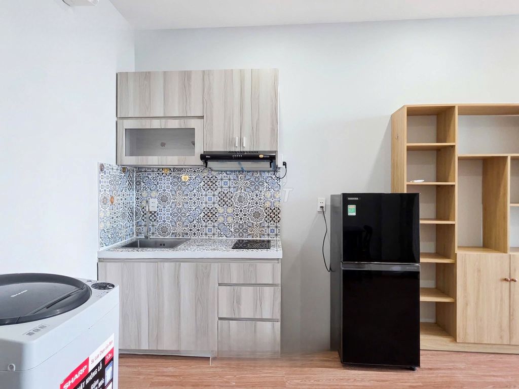 House 1 balcony bedroom, room wide, empty washing machine in the middle of District 7