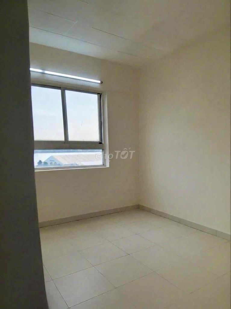 The owner rented the two bedrooms, two toilets. Look at the house now.