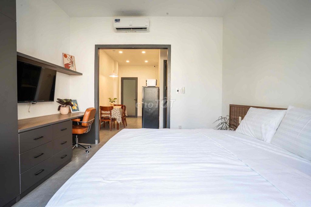 A kitchen bedroom - full interior - standing right, District 3