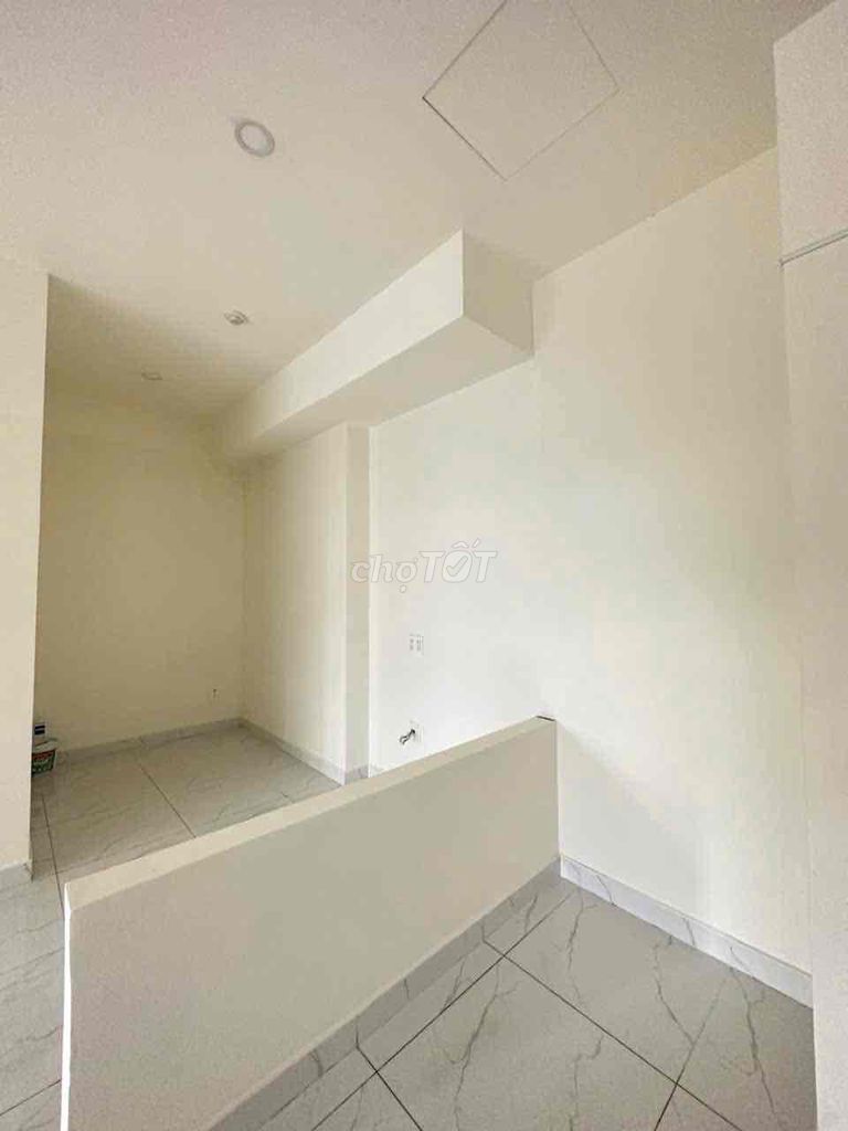 Renting Orchhard Parkview 56 meters2. It's near Tan Son Nhut
