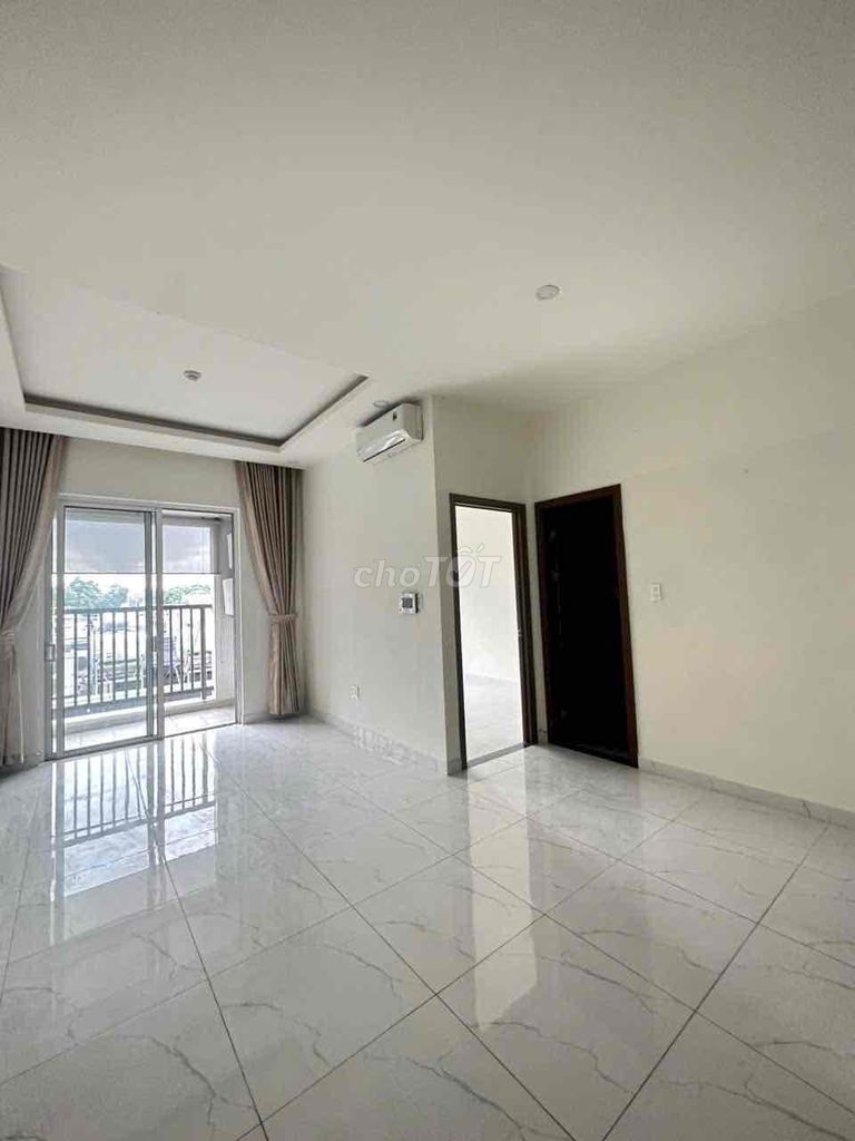 Renting Orchhard Parkview 56 meters2. It's near Tan Son Nhut