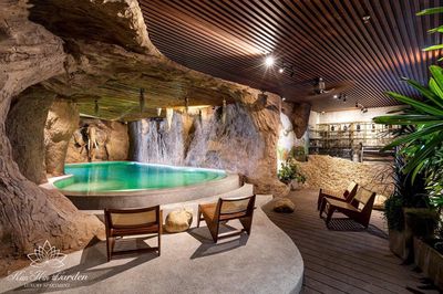High-level apartment view landmark swimming pool - gym - guard 24 hours - front desk