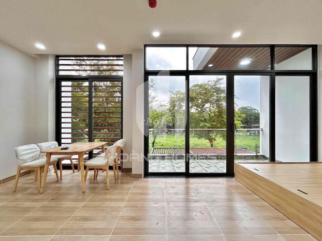 Hire the big bandol studio, the new house near Mount Fuji, into the 4th District.