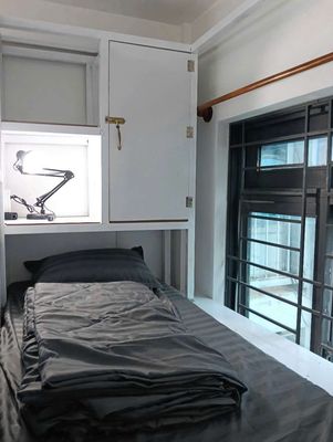 Sleepbox open at District 10, bids from 1 million and a half.