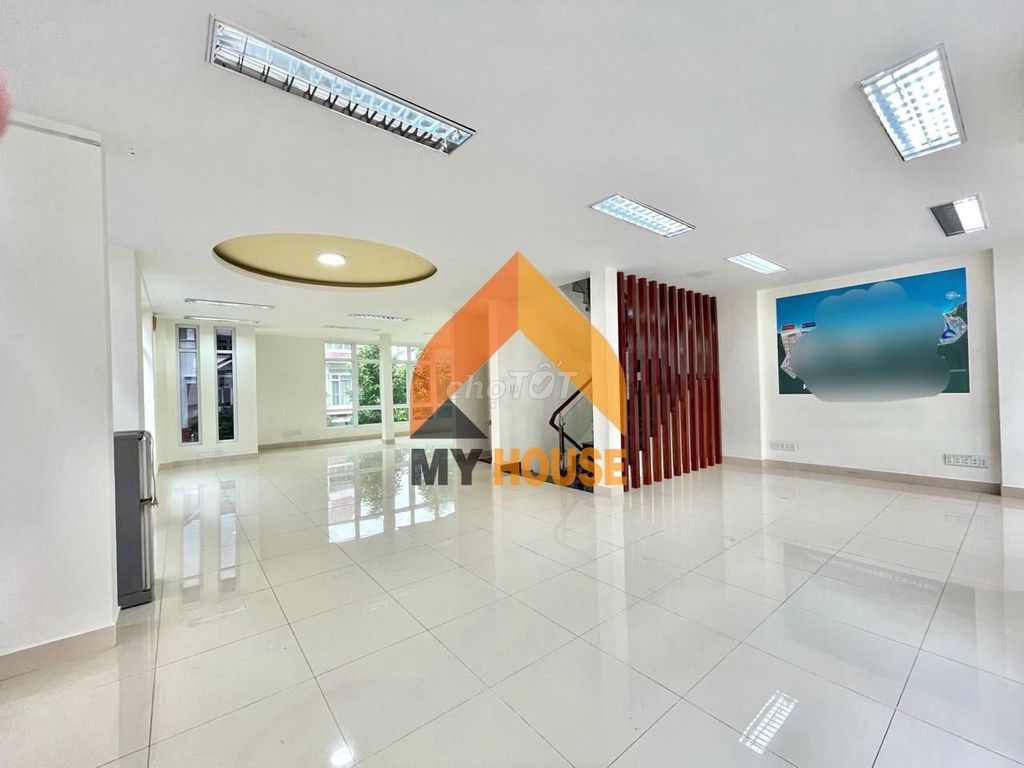 The villa has a vault right behind the bars. 12 X20 at 45 million.