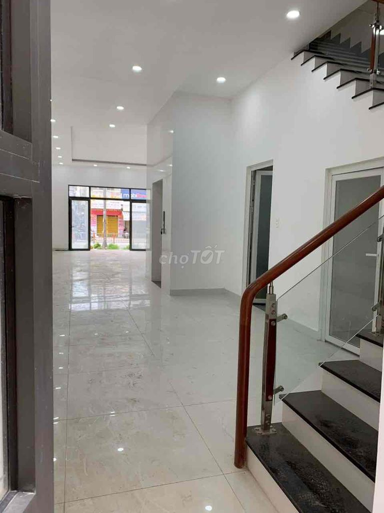 Phan Văn Trị Front (0 x20 m)
