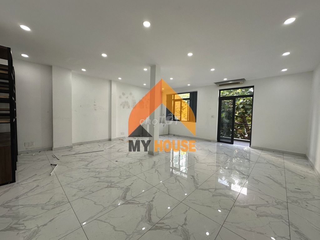 Top villa, two floors all the way, 500 M2 using An Phú Center.