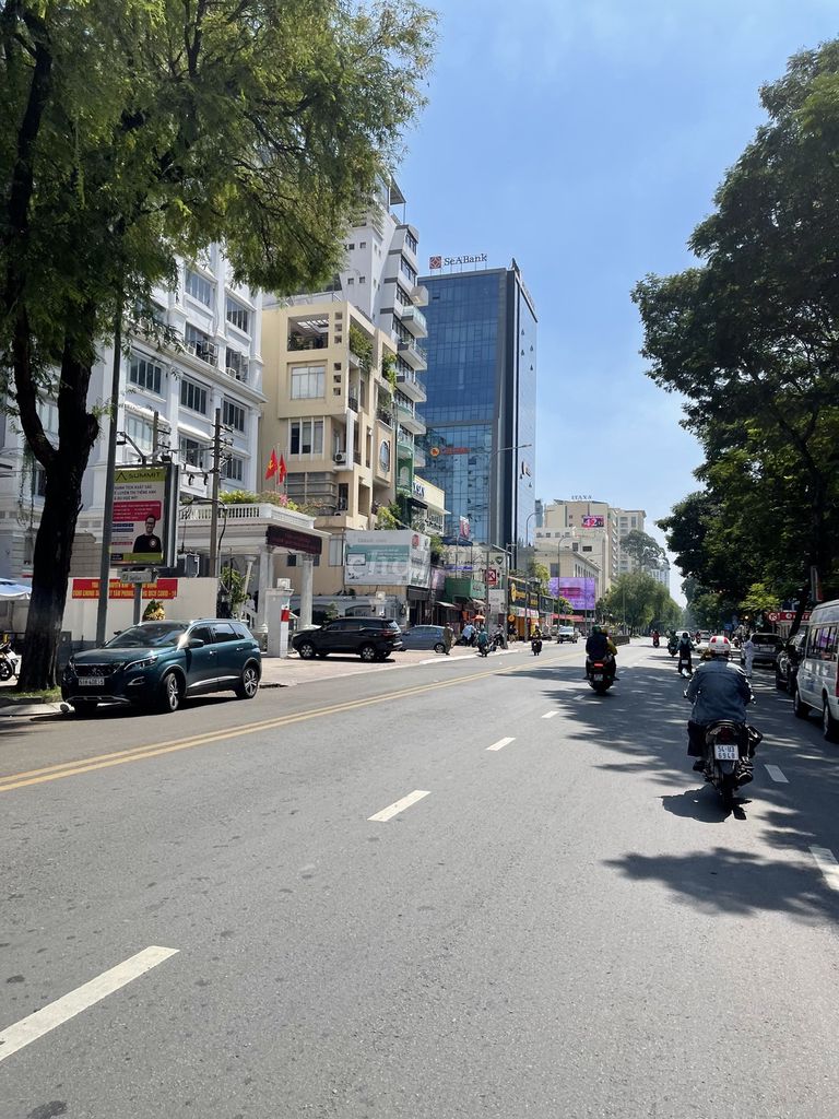 Rent a Cao Thắng, District 10. Area 6 x 20 meters, 2 floors of price: 49 million.