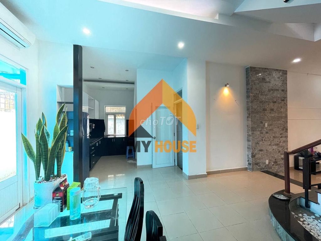 - The villa is cheap in spite of the rough rain on the roof of District 2.