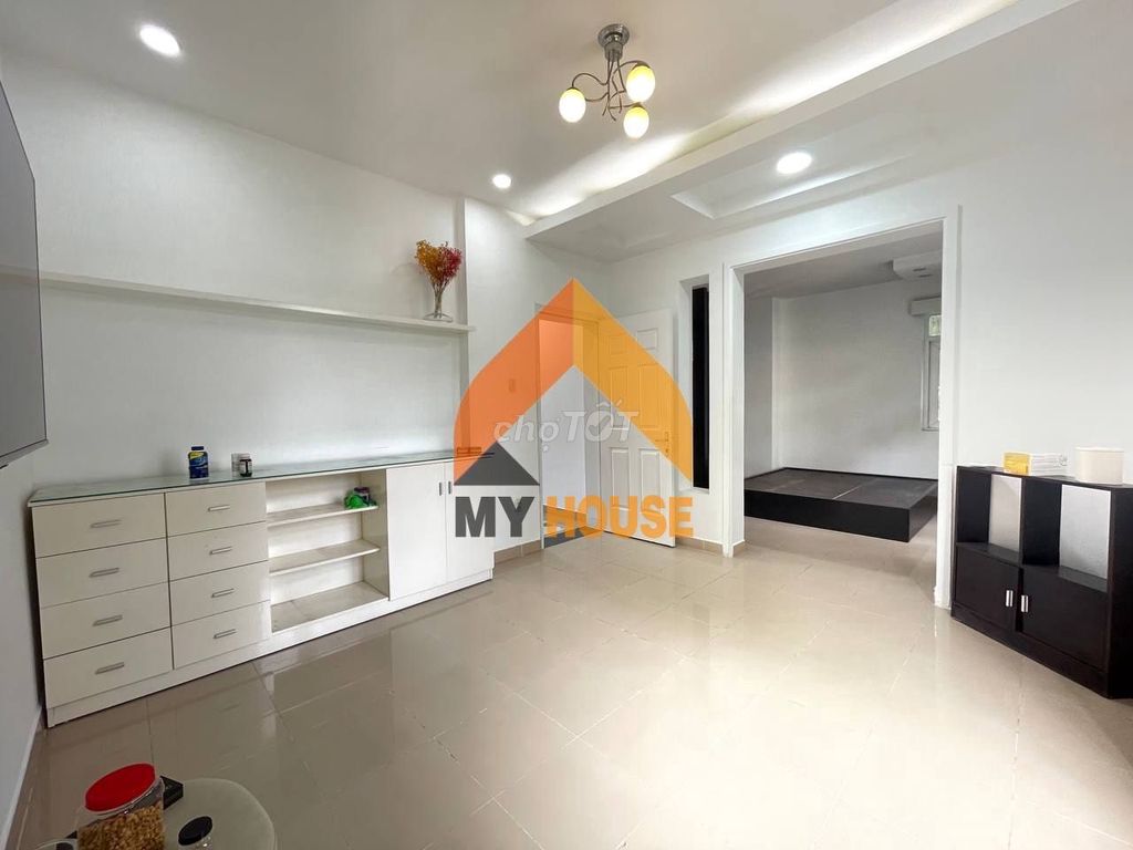 - The villa is cheap in spite of the rough rain on the roof of District 2.