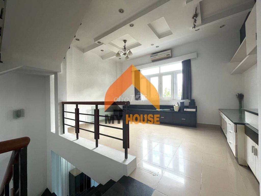 - The villa is cheap in spite of the rough rain on the roof of District 2.