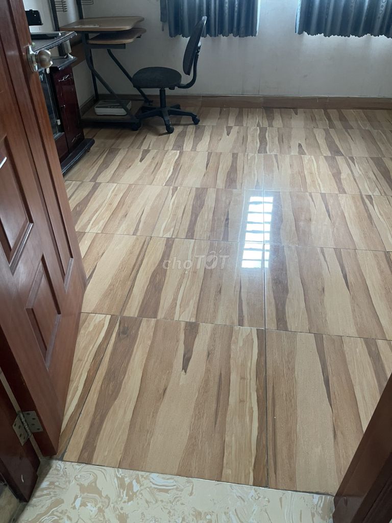 Four beautiful floors, four meters x 16 meters, three bedrooms, four toilets. One street, Ping Fu