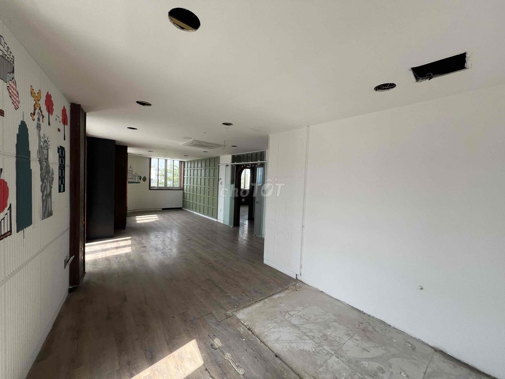 Second-sided corner of Kdc Cityland Emarts 5th.