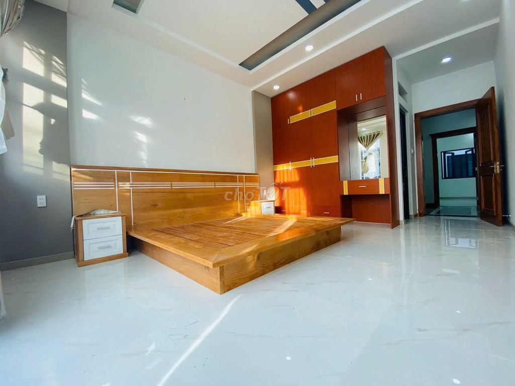 Rent an alley house 571/3 A Phạm Văn Bạch-7 15 Q.tb near Wu