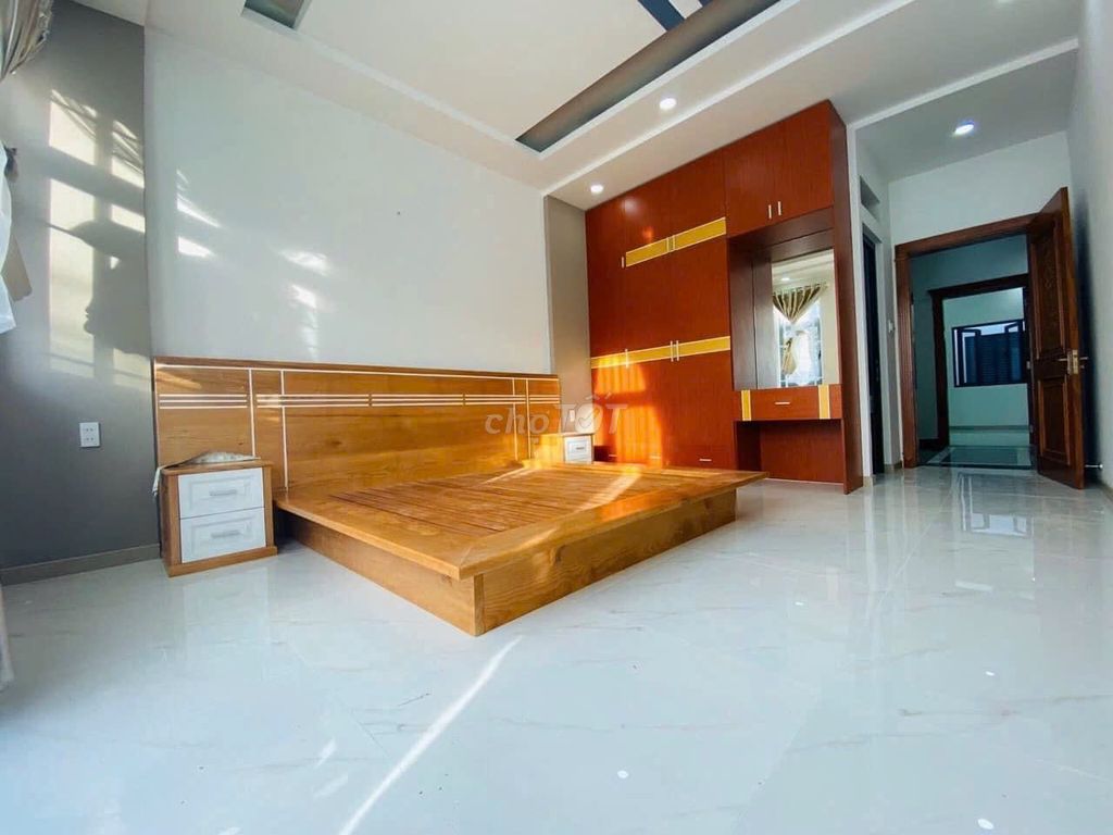 Rent an alley house 571/3 A Phạm Văn Bạch-7 15 Q.tb near Wu