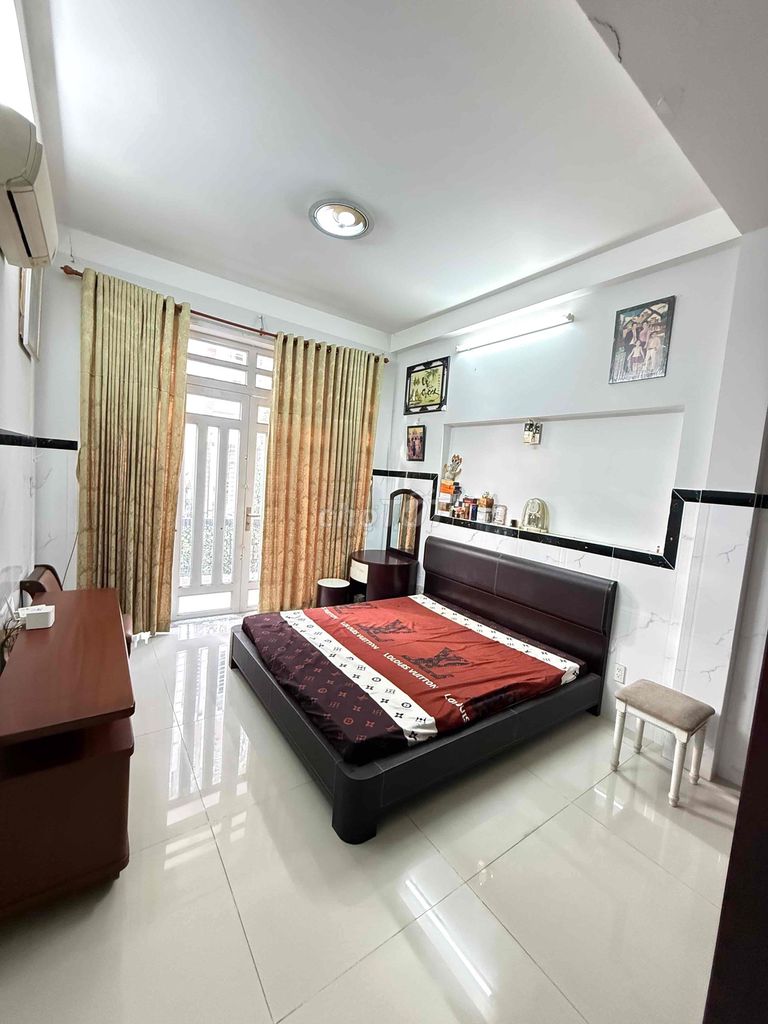 Rent for 339/ Lê Văn Sỹ, 187 13 old 3rd districts.