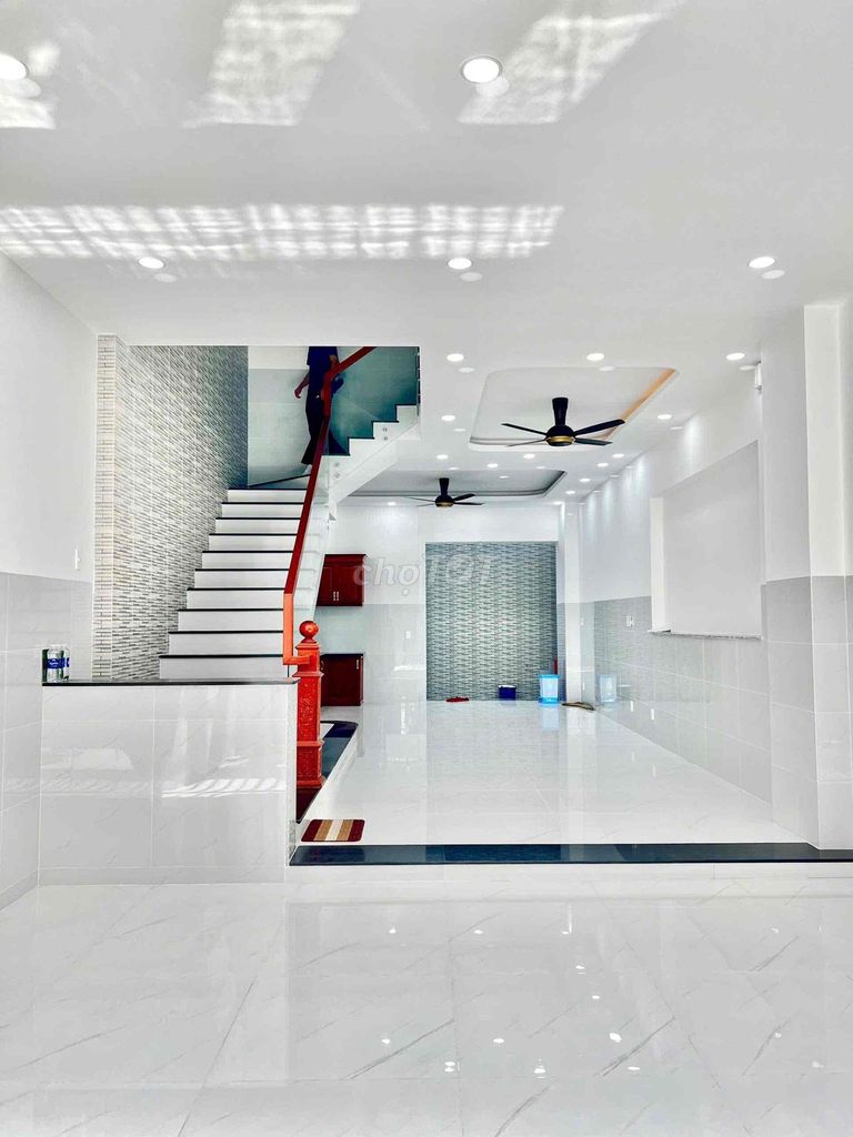 Hire the beautiful new house near the Fire Arrow