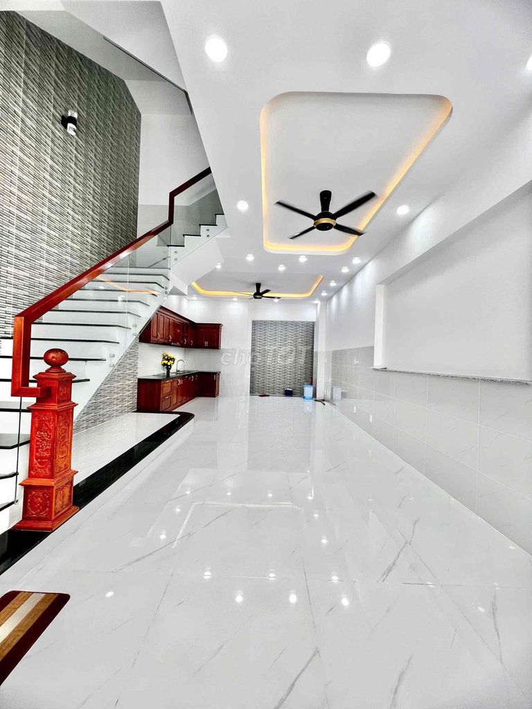 Hire the beautiful new house near the Fire Arrow