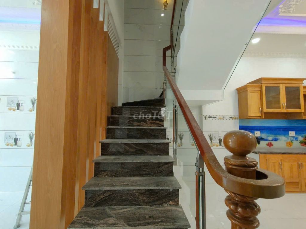 Need to rent an alley house 22/3 A Lam Sơn-7-2 QTân Bình