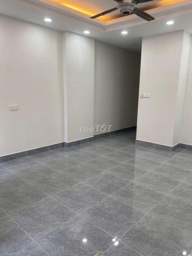 Rent 46 Hồ Bá Kiện, District 15, District 10