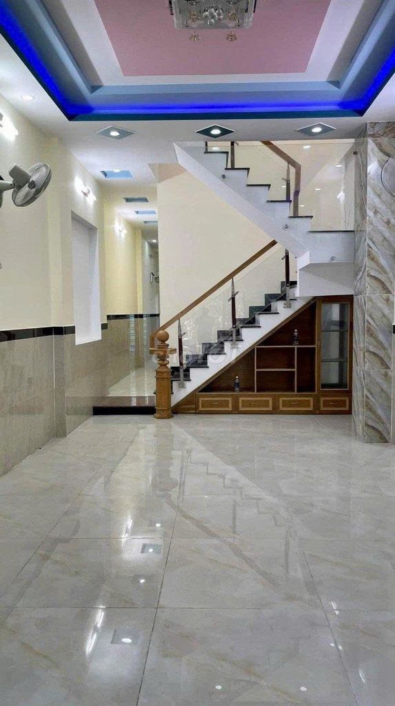 Need to rent an alley house 68/4 A Út Tịch-7*4 Q.Tân Bình