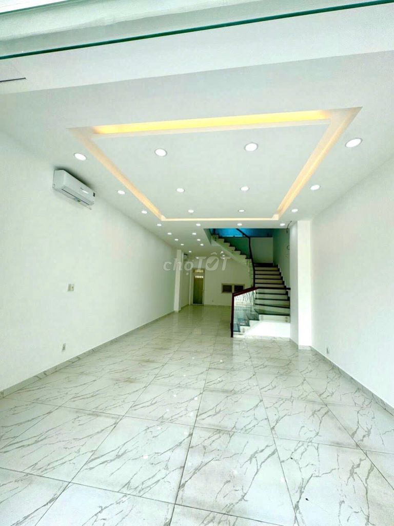 Rent Phổ Quang_5 x20 meters, 3 floor, with air conditioning available.