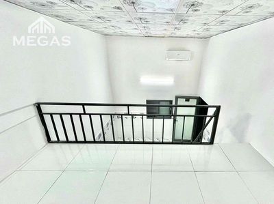 The air conditioning is available - a wide closet in the middle of the state market