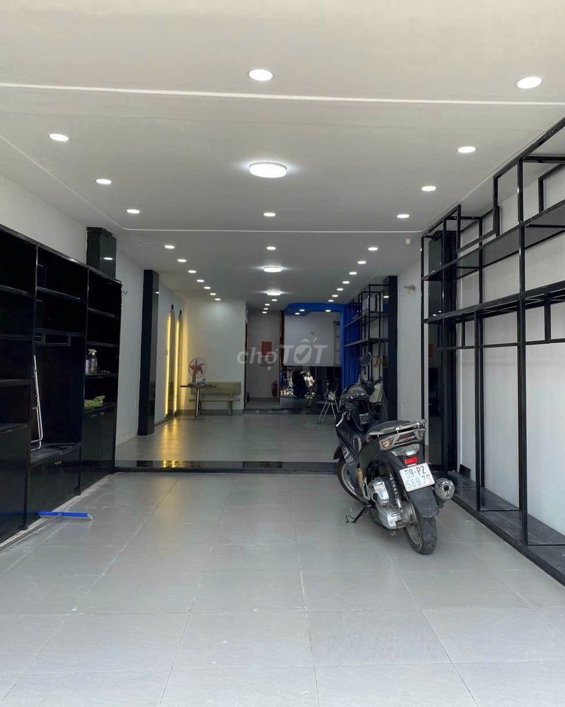 Rent an alley house 284/2 A Võ Văn Tần-7, District 3.