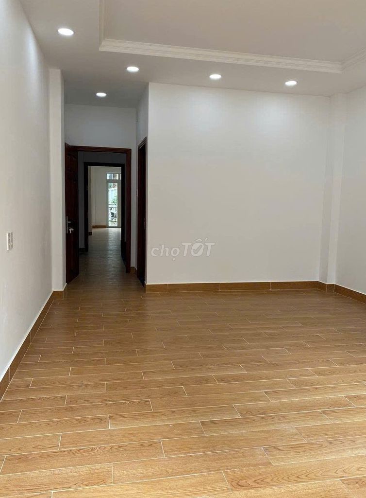 Rent an alley house 284/2 A Võ Văn Tần-7, District 3.
