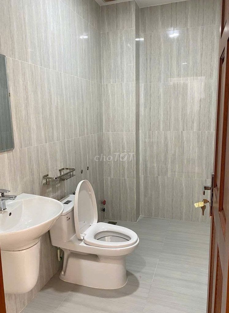 Rent an alley house 284/2 A Võ Văn Tần-7, District 3.