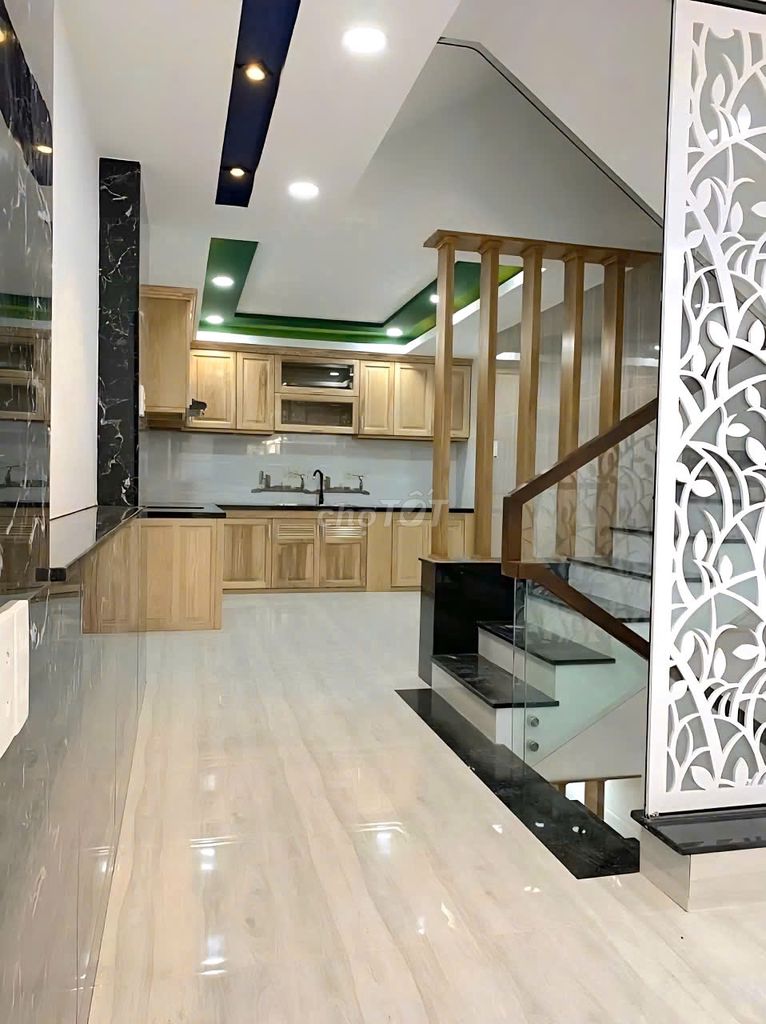 Need to rent an alley house 51/6 A Đ.Thành Thái-714 district 10