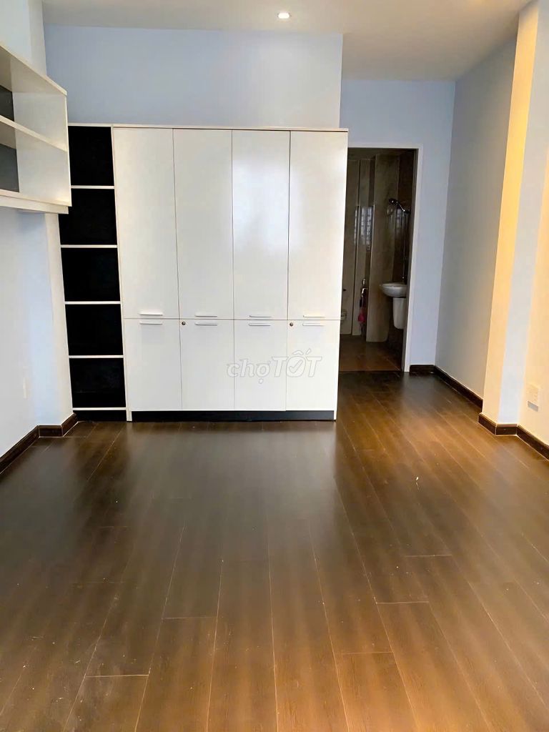 Need to rent an alley house 51/6 A Đ.Thành Thái-714 district 10
