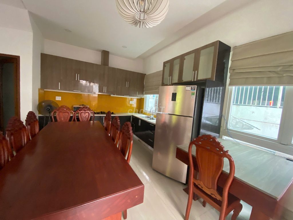 Well, good price. The villa is 8 x 18 meters 2 with interior, direction, gardening.