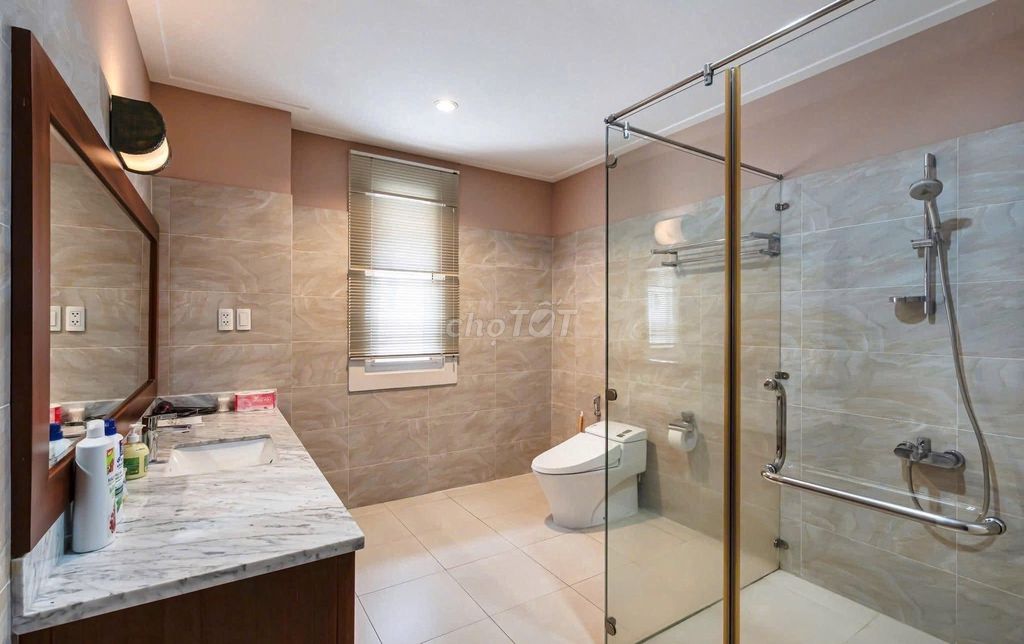Rent the Trần Lựu villa area 45 X 50 M area using 1,500 M2 district 2 tp T