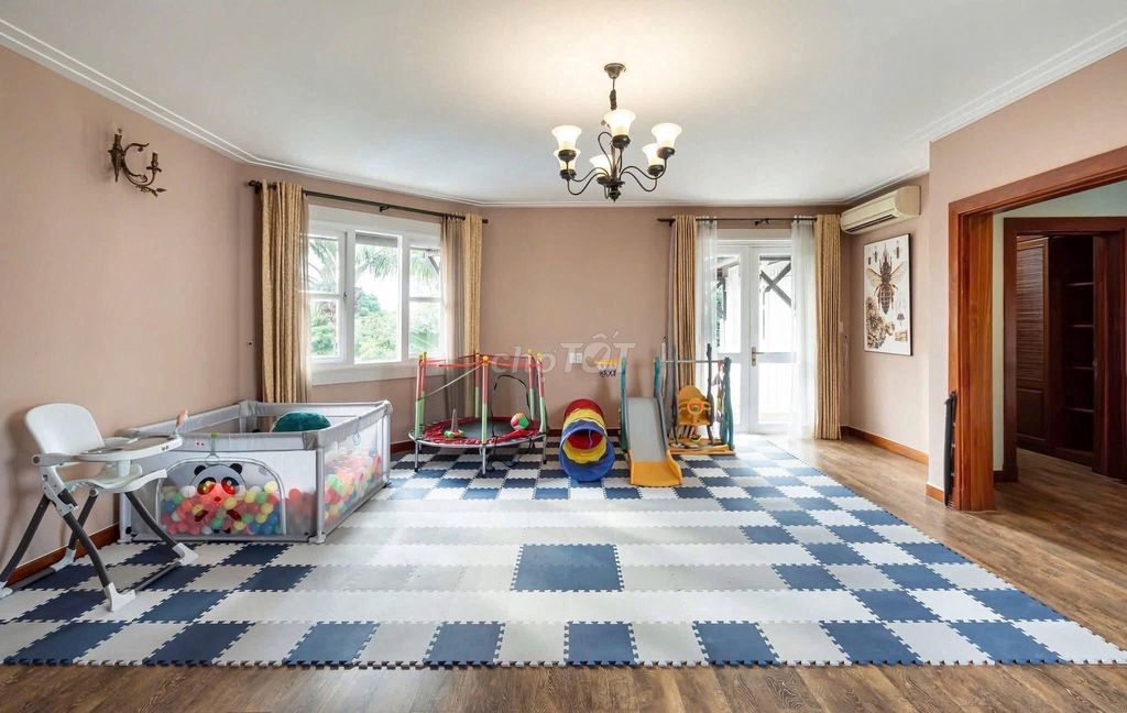 Rent the Trần Lựu villa area 45 X 50 M area using 1,500 M2 district 2 tp T
