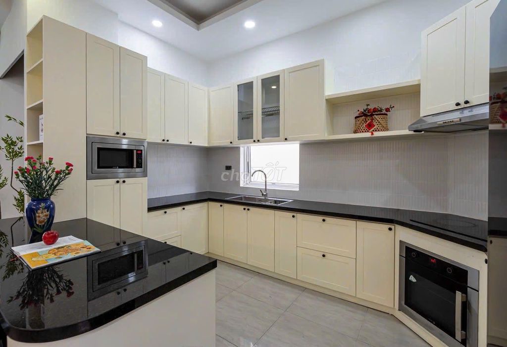 Nguyễn Văn Hưởng villa - brand space.
