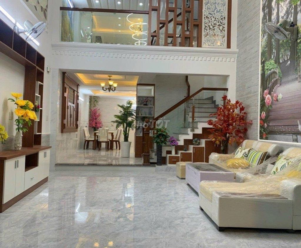 Rent 22 B Bạch Đằng, 0-2, Q.Tân Bình into the Mountain.