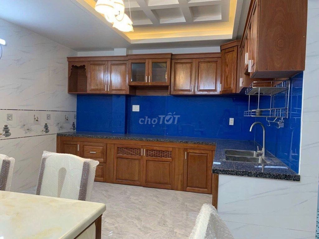 Rent 22 B Bạch Đằng, 0-2, Q.Tân Bình into the Mountain.