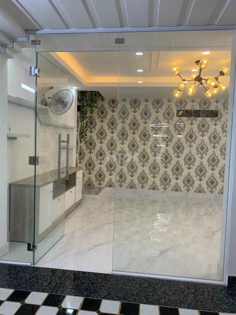 Rent 22 B Bạch Đằng, 0-2, Q.Tân Bình into the Mountain.