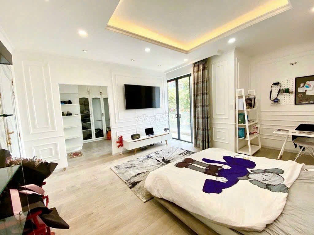 Rent a villa. Everich 3, 50 million a month.
