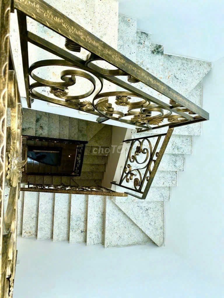 Rent a villa. Everich 3, 50 million a month.