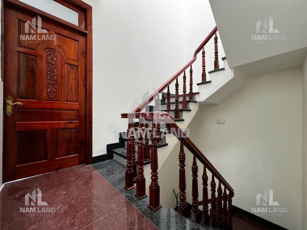 The new house is 100% for rent, 3 floors, 6 bedrooms, 6 toilets, 28 million.