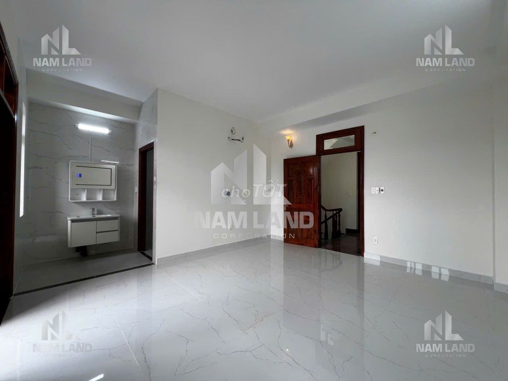 The new house is 100% for rent, 3 floors, 6 bedrooms, 6 toilets, 28 million.