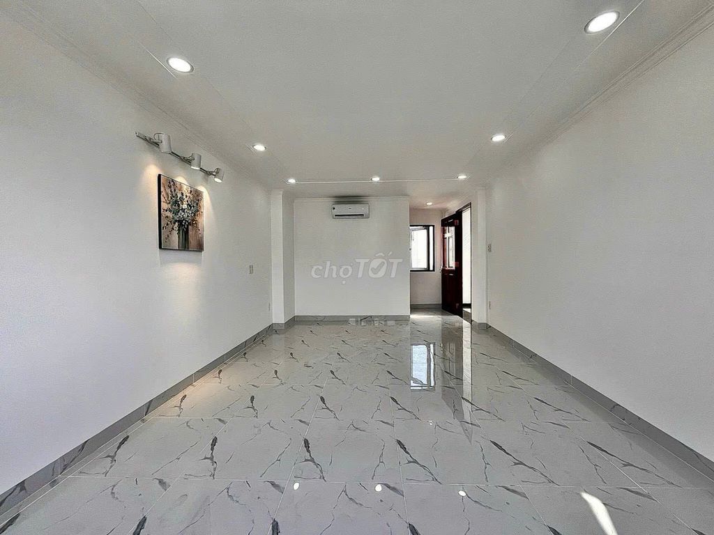 We need to rent a house. 536 BNguyễn Đình Chiểu, 0-3, District 3.